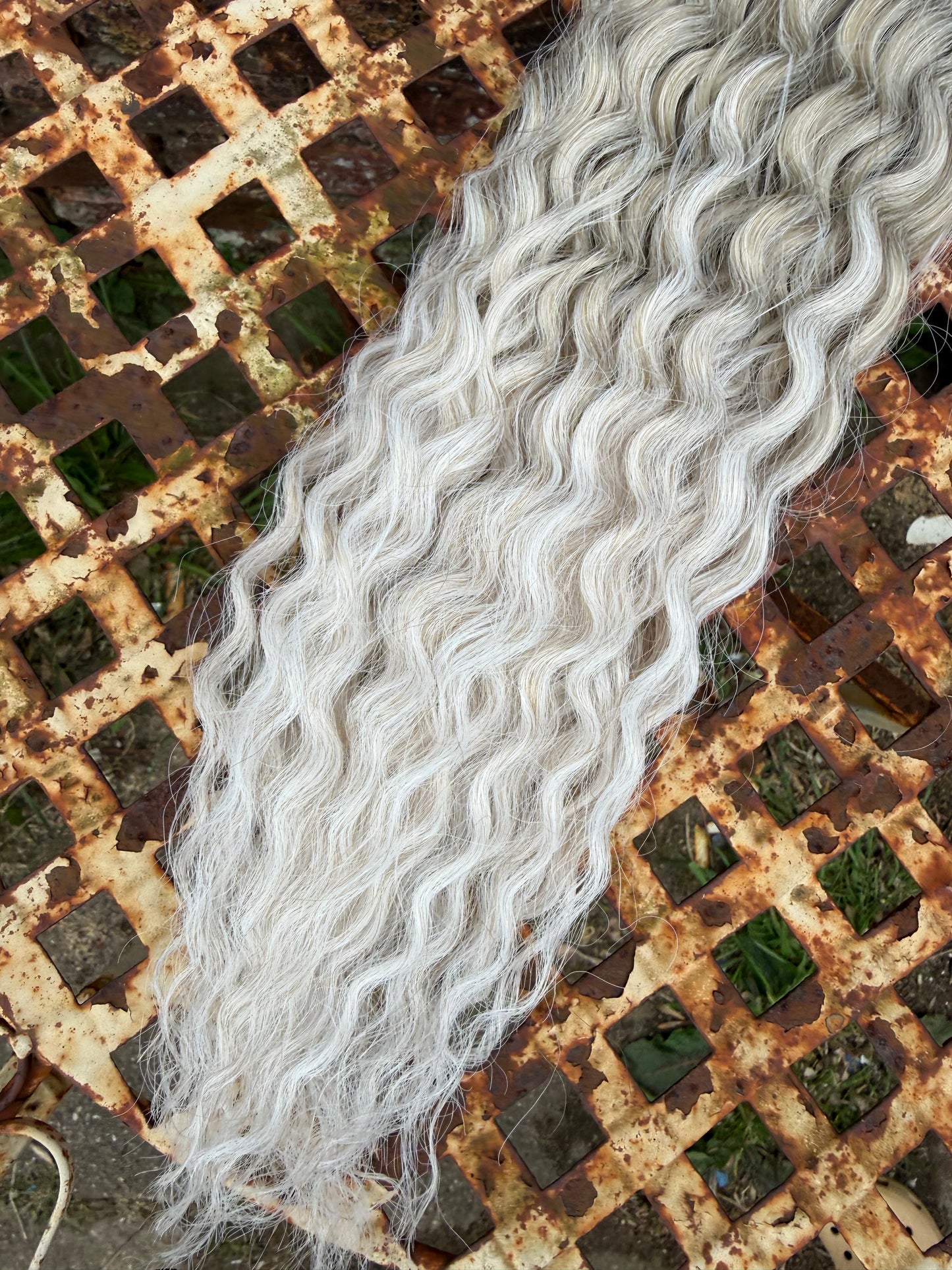 Sandy Blonde to Ice Ombre Ariel Beach Wave 100g