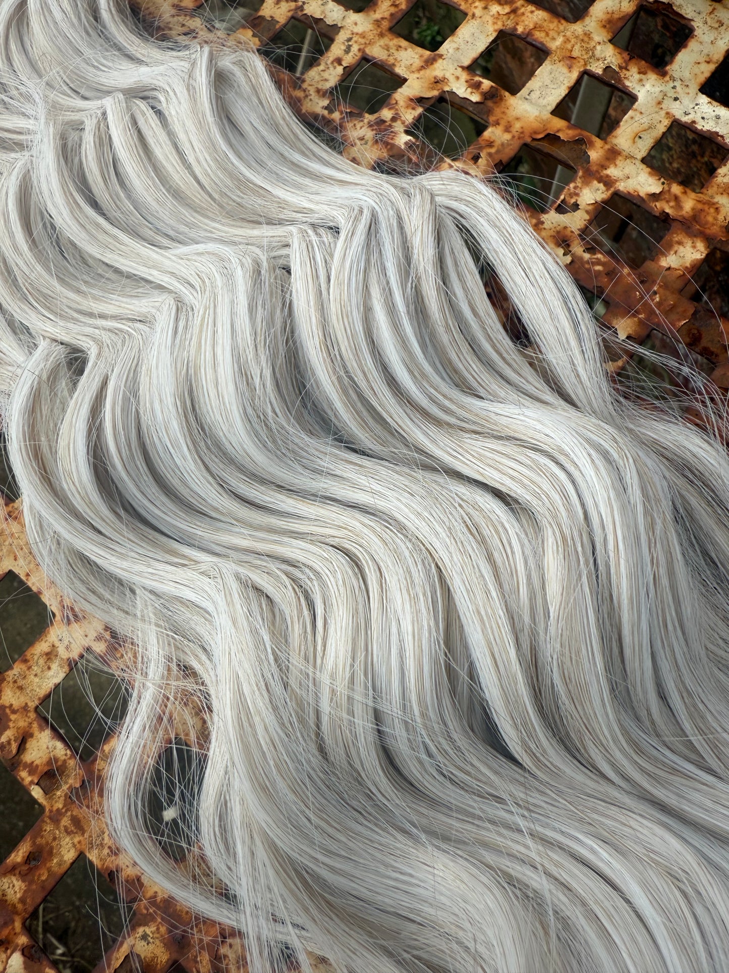 Ice Blonde Loose Brushable Wave