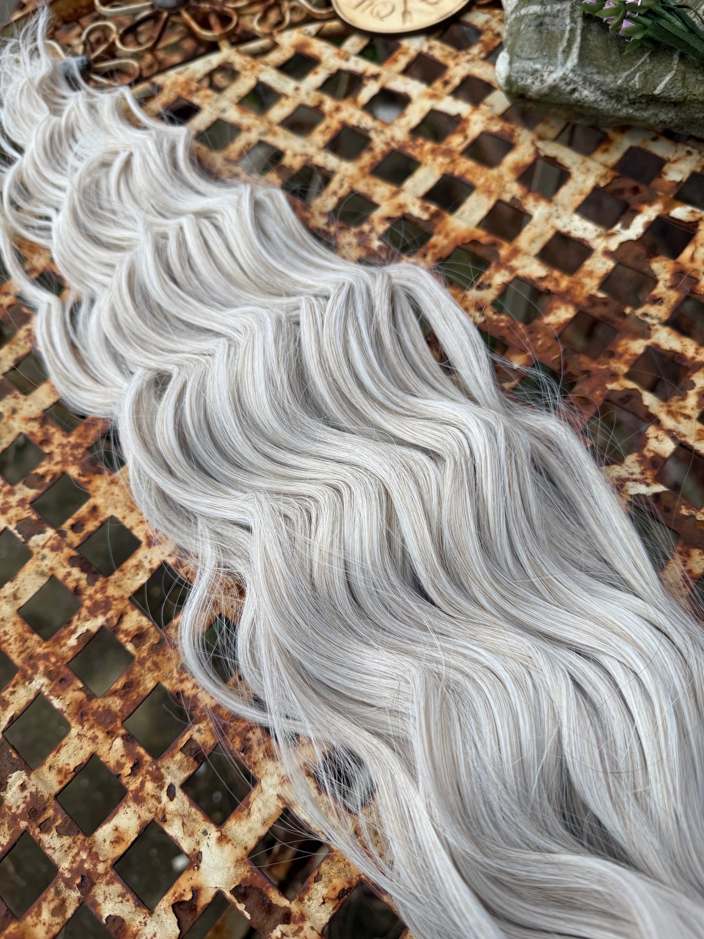 Ice Blonde Loose Brushable Wave