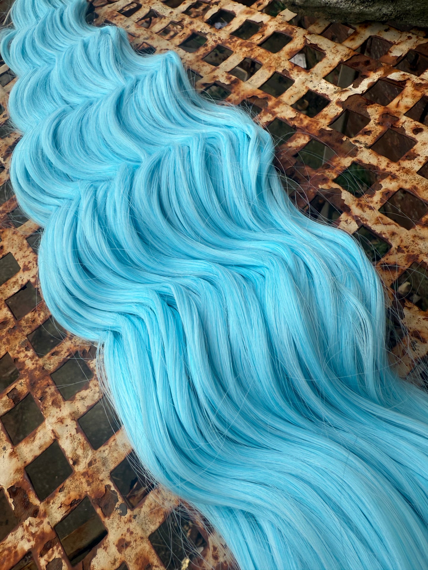 Light Blue Loose Brushable Wave