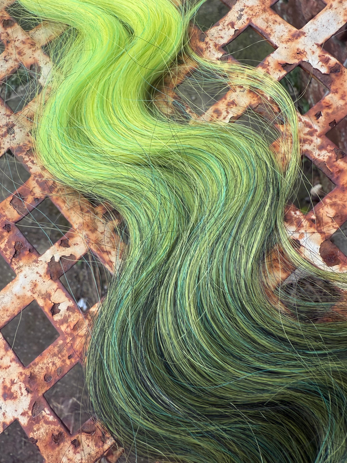 Black to Green Loose Brushable Body Wave