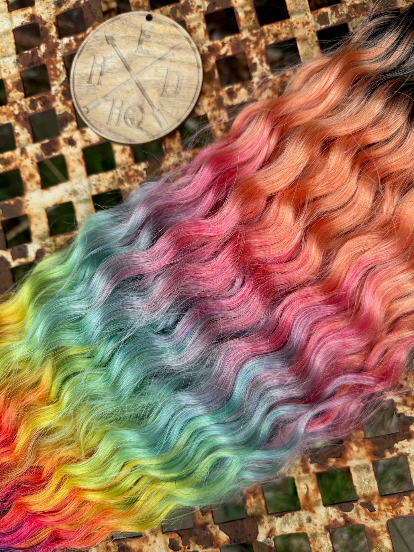 Black to Rainbow Ombre Ariel Beach Wave 100g