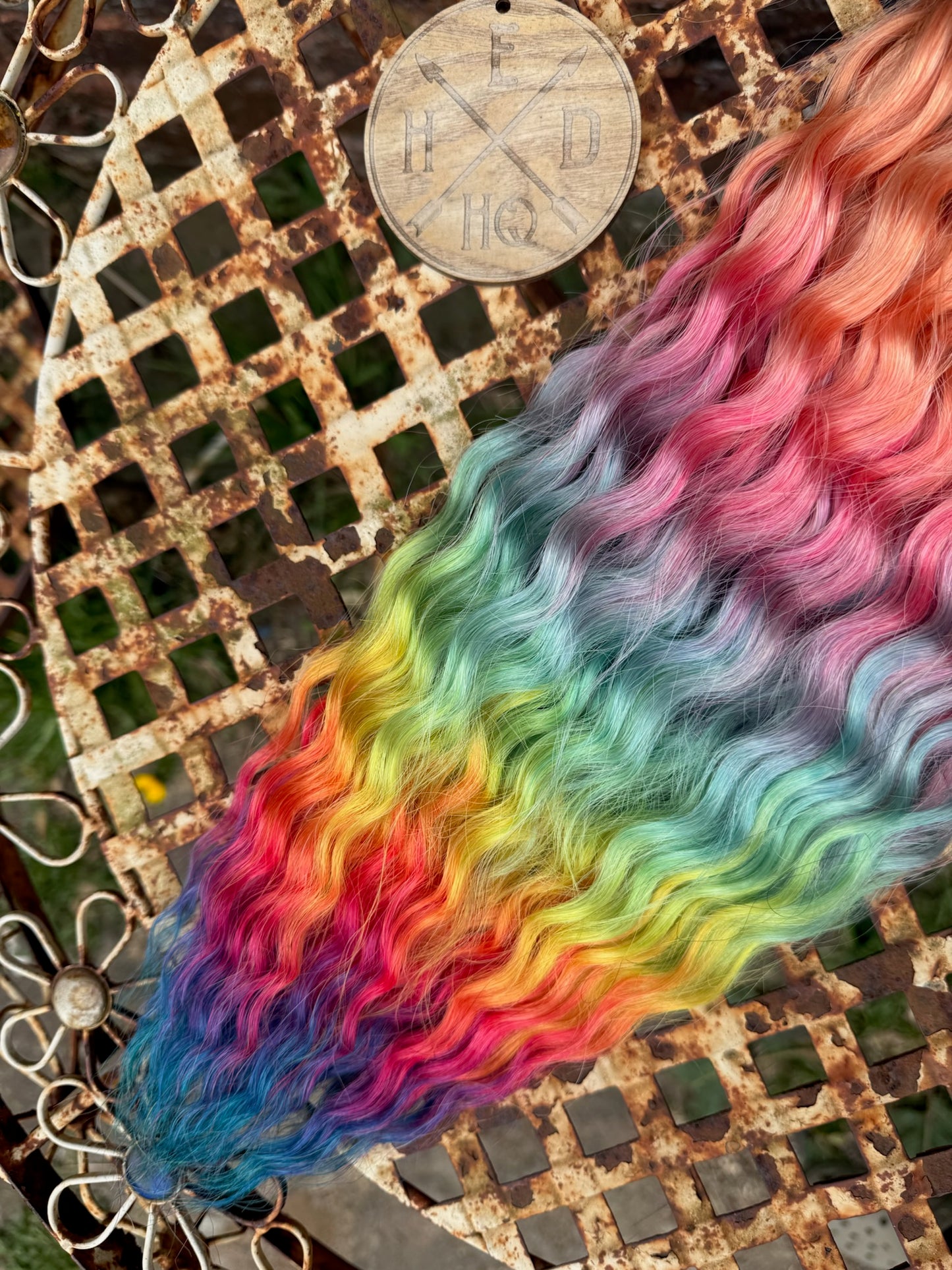 Black to Rainbow Ombre Ariel Beach Wave 100g